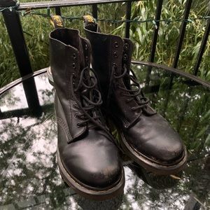 Gently Used Dr. Martens AirWair 1460s Black